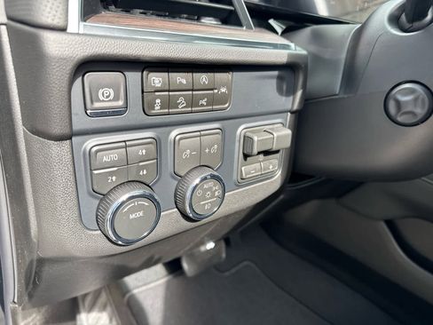 New 2026 Chevrolet Tahoe Premier w/ Sun And Tow Package AWD/4WD image 24