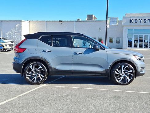 Used 2020 Volvo XC40 T5 R-Design w/ Protection Package Premier image 7