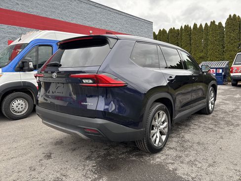 Used 2024 Toyota Grand Highlander Limited image 3