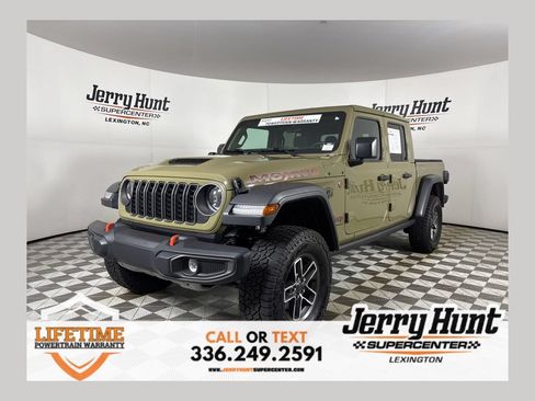 Used 2025 Jeep Gladiator Mojave AWD/4WD image 1