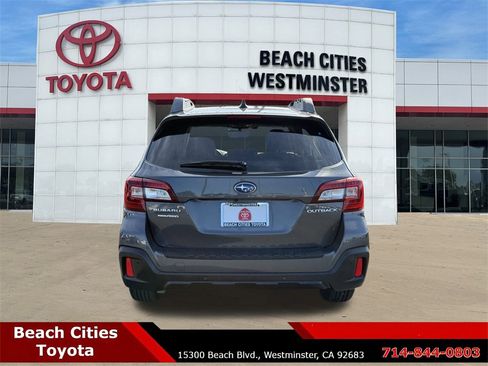 Used 2018 Subaru Outback 2.5i Limited image 10