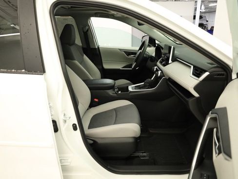 Certified 2023 Toyota RAV4 XLE image 33
