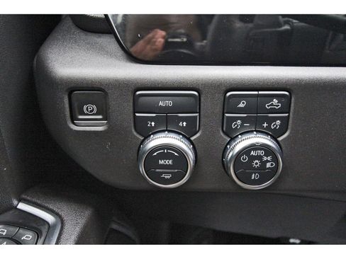 Used 2023 GMC Sierra 1500 SLT w/ SLT Premium Package image 19