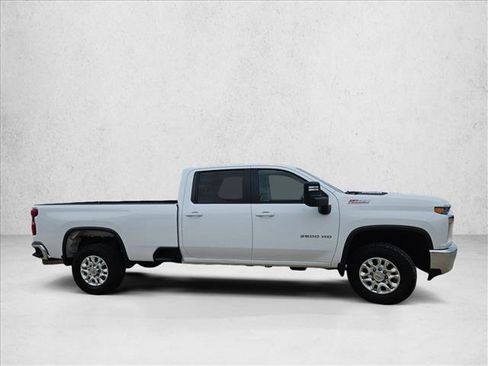 Used 2023 Chevrolet Silverado 2500 LT AWD/4WD image 4