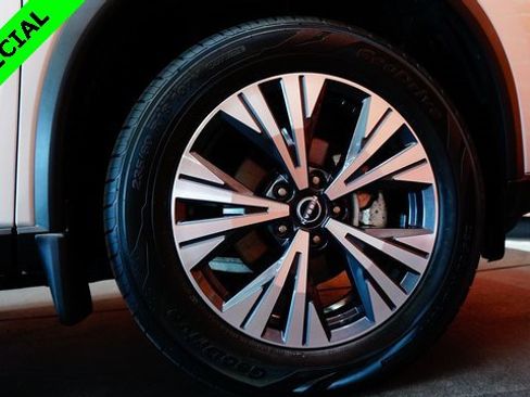 Used 2022 Nissan Rogue SV image 88