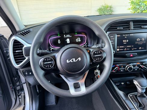 Used 2025 Kia Soul LX w/ LX Technology Package image 28