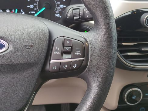 Used 2022 Ford Escape SE image 19