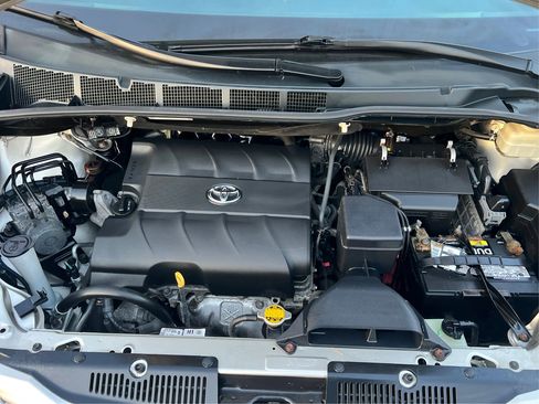 Used 2015 Toyota Sienna LE FWD image 22