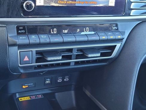 Used 2025 Toyota Camry LE image 11