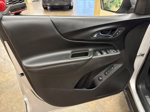 Used 2020 Chevrolet Equinox Premier image 26