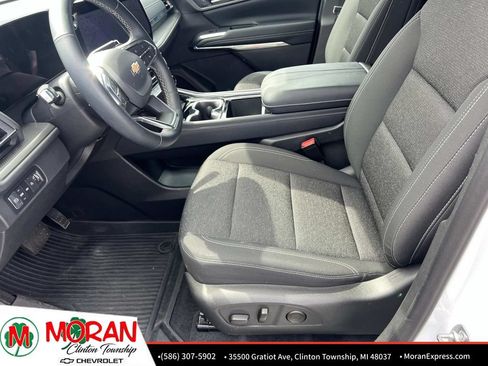 Used 2025 Chevrolet Traverse LT w/ Driver Confidence Package AWD/4WD image 19