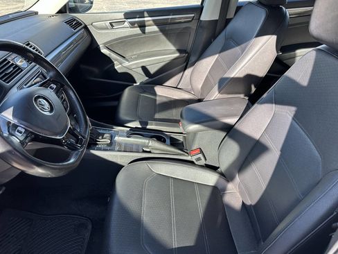 Used 2016 Volkswagen Passat 1.8T SE w/ Lighting Package image 11
