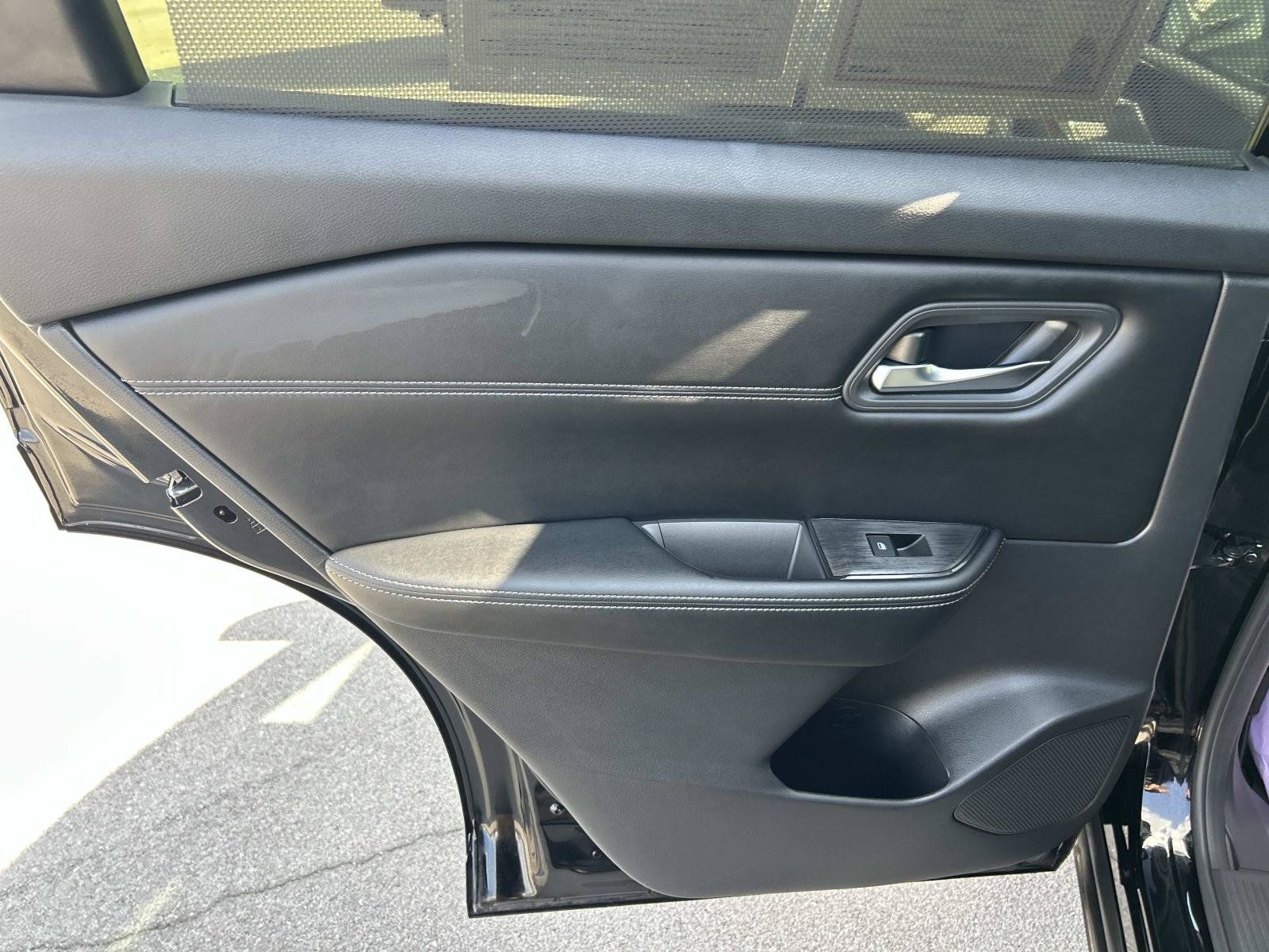 Used 2024 Nissan Rogue SV w/ SV Premium Package FWD image 27