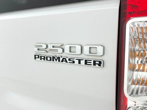 Used 2023 RAM ProMaster 2500 FWD image 40