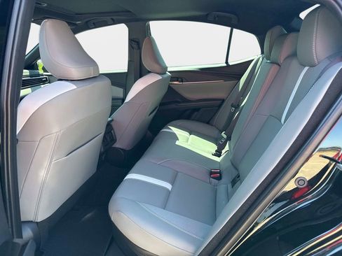 Used 2025 Toyota Camry SE w/ Convenience Package image 15