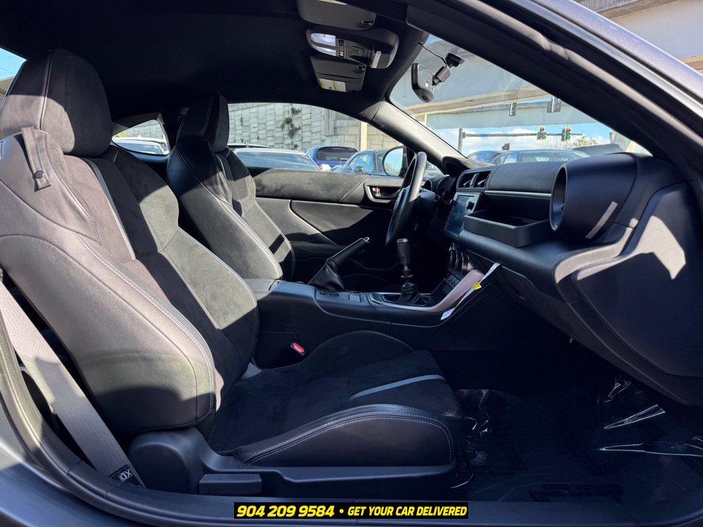 Used 2022 Toyota GR86 Premium w/ ALL Weather Mat Package (TMS) RWD image 31