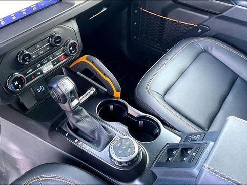 Used 2024 Ford Bronco Badlands image 17