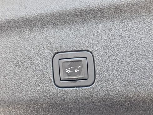 Used 2024 Chevrolet Tahoe Z71 image 17