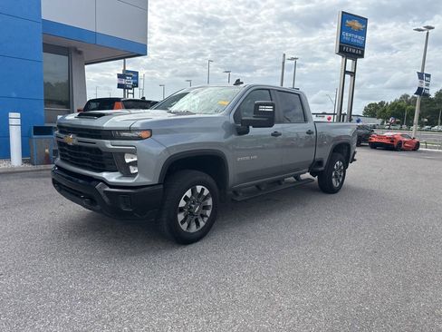 Used 2024 Chevrolet Silverado 2500 Custom w/ Custom Value Package AWD/4WD image 2