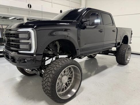 Used 2024 Ford F350 Platinum image 6