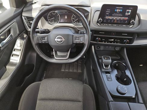 Used 2025 Nissan Rogue SV AWD/4WD image 11