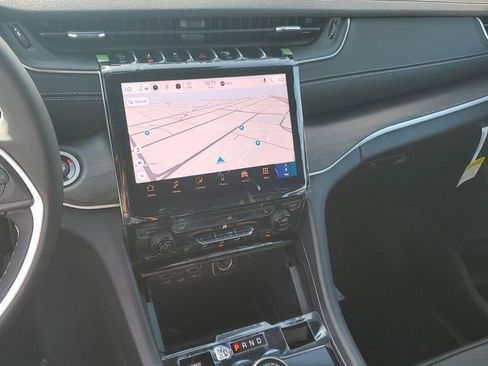 New 2025 Jeep Grand Cherokee Limited image 25