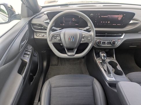 Used 2025 Buick Envista Preferred w/ Convenience II Package image 15