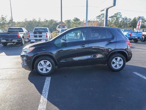 Used 2021 Chevrolet Trax LS w/ Tint and Cruise Package FWD image 5