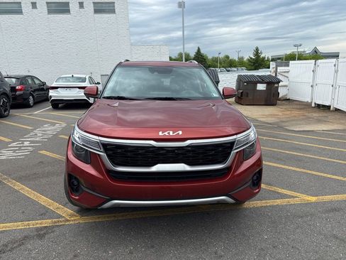 Certified 2023 Kia Seltos S AWD/4WD image 2