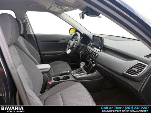 Used 2023 Kia Seltos LX AWD/4WD image 16