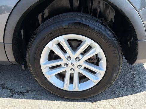 Used 2017 Ford Explorer XLT w/ Equipment Group 202A FWD image 31