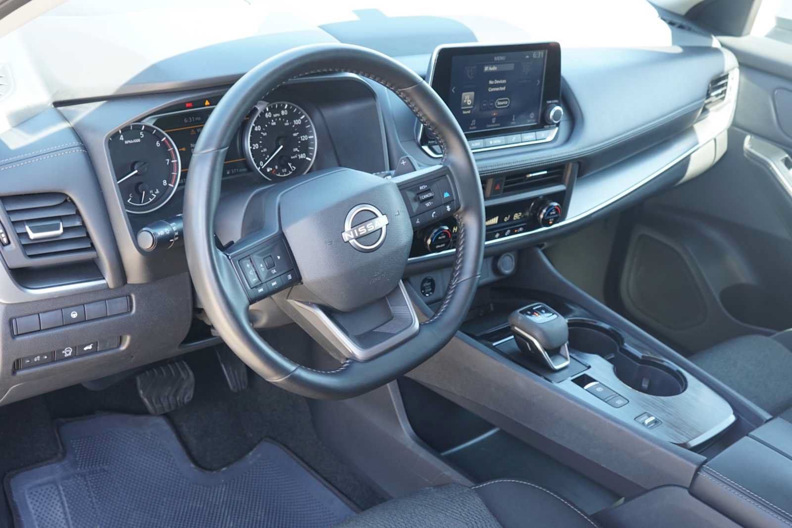 Used 2025 Nissan Rogue SV FWD image 7