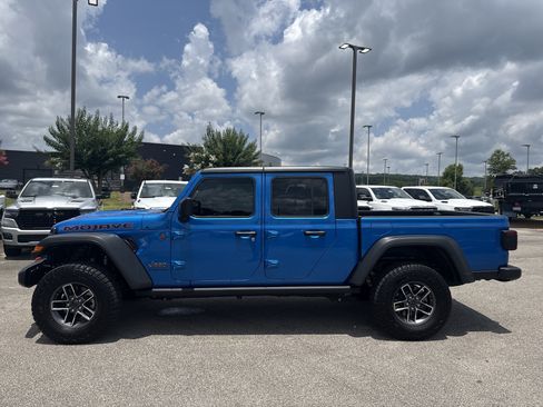 Used 2025 Jeep Gladiator Mojave AWD/4WD image 4