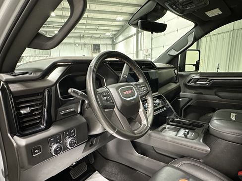 Used 2025 GMC Sierra 3500 AT4 w/ AT4 Premium Plus Package AWD/4WD image 17