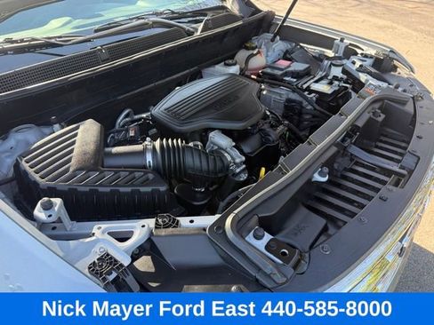 Used 2021 GMC Acadia SLT FWD image 9