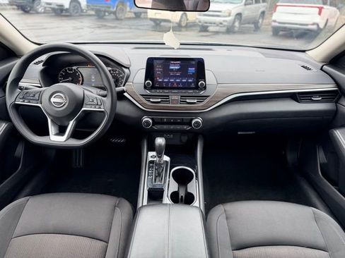 Used 2024 Nissan Altima 2.5 SV image 18
