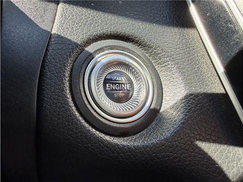 Used 2021 Mercedes-Benz C 300 Sedan image 41