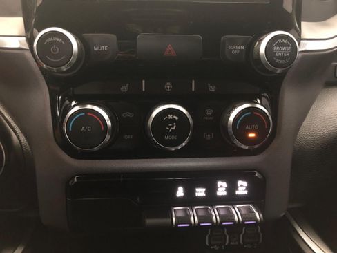 Used 2022 RAM 1500 Big Horn AWD/4WD image 18