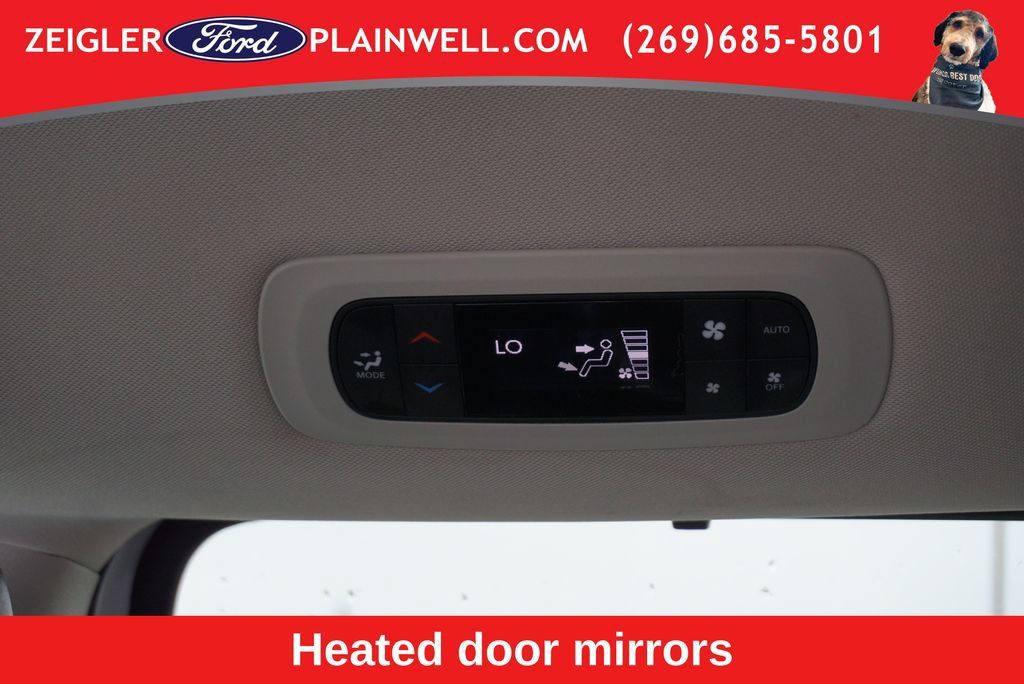 Used 2024 Chrysler Pacifica Touring-L FWD image 14