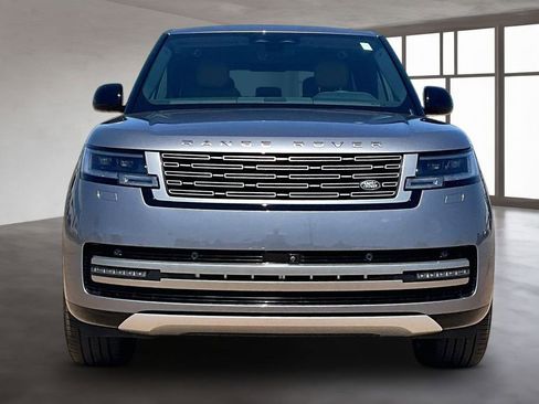 Used 2025 Land Rover Range Rover SE AWD/4WD image 3