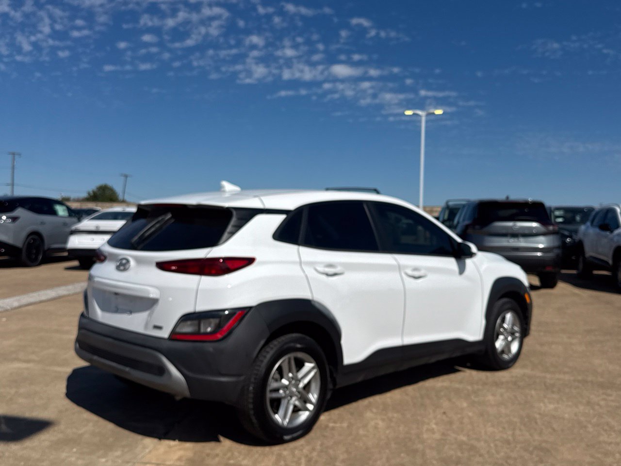 Used 2023 Hyundai Kona SE AWD/4WD image 25