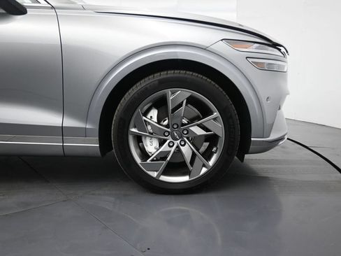 Used 2025 Genesis Electrified GV70 w/ Prestige Package AWD/4WD image 8