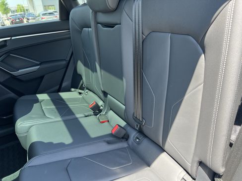 Certified 2025 Audi Q3 2.0T Premium AWD/4WD image 32