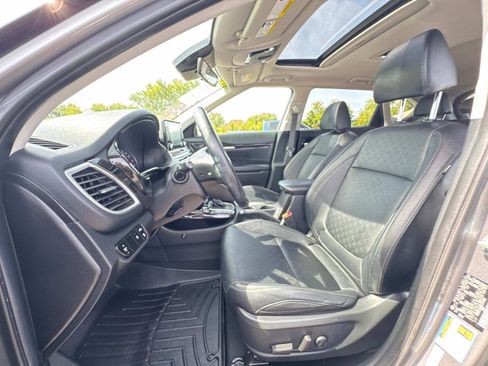 Used 2021 Kia Seltos EX image 3