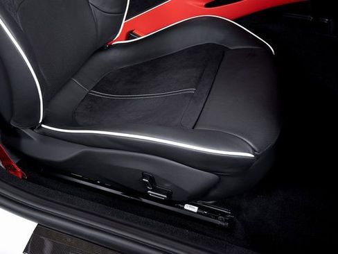 Certified 2025 Ferrari Roma Spider RWD image 54