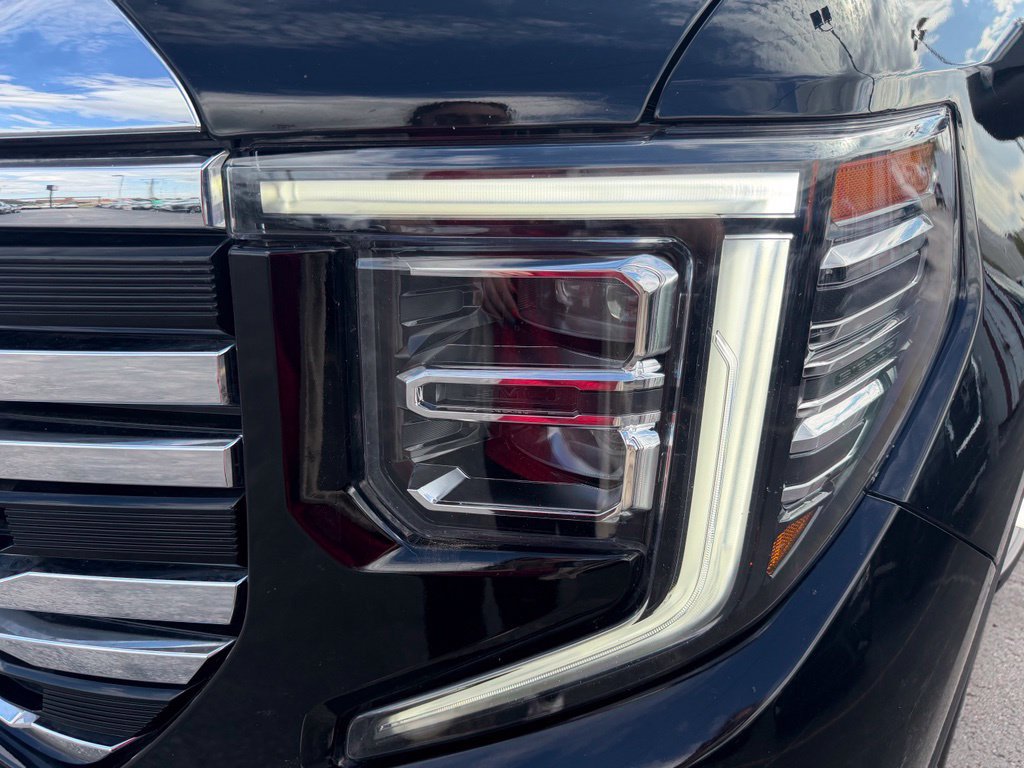 Used 2024 GMC Sierra 1500 SLT w/ SLT Premium Plus Package AWD/4WD image 11