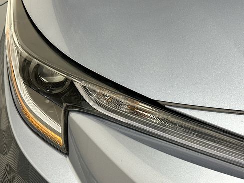 Used 2024 Toyota Corolla LE image 9