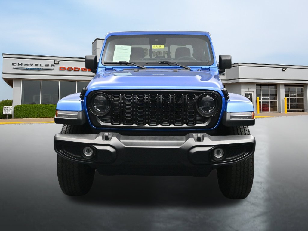 Used 2025 Jeep Gladiator Sport AWD/4WD image 8