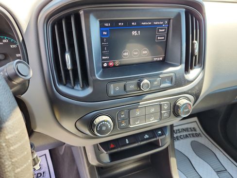 Used 2020 Chevrolet Colorado W/T w/ WT Convenience Package AWD/4WD image 17