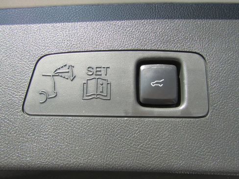 Used 2024 Lincoln Corsair Grand Touring AWD/4WD image 39